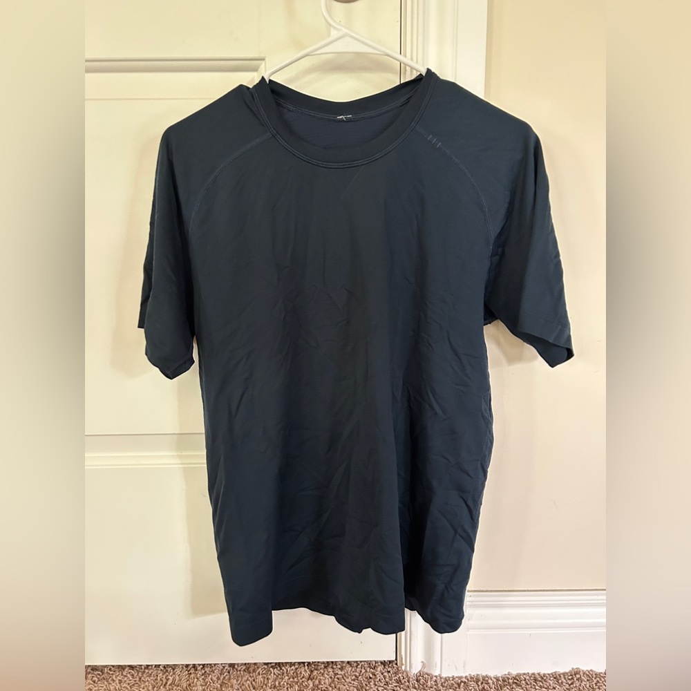 Lululemon MENS navy t shirt size m